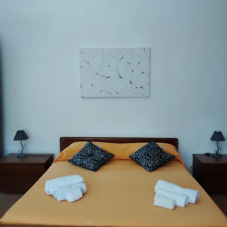 Bed & Boat Bed & Breakfast *