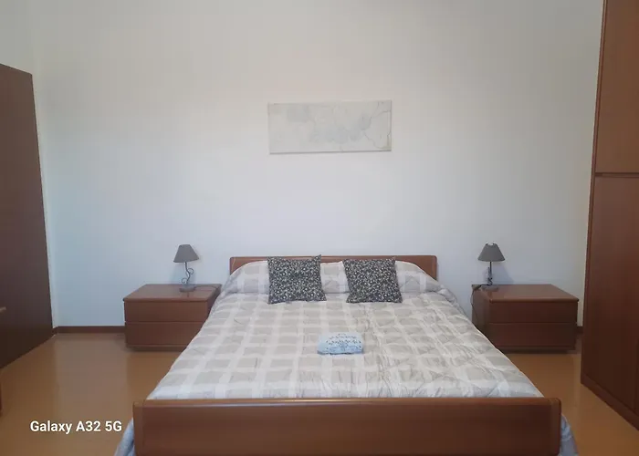 Couette-café Room Bed & Boat Berra